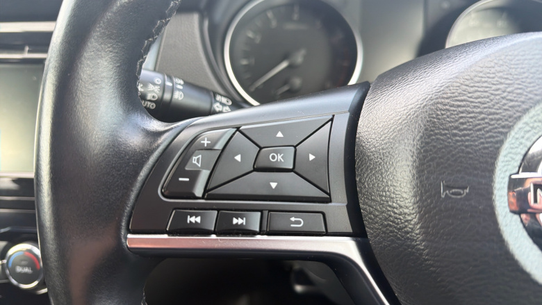 Nissan Qashqai 1.3 DiG-T 160 [157] Acenta Premium 5dr DCT Petrol Hatchback